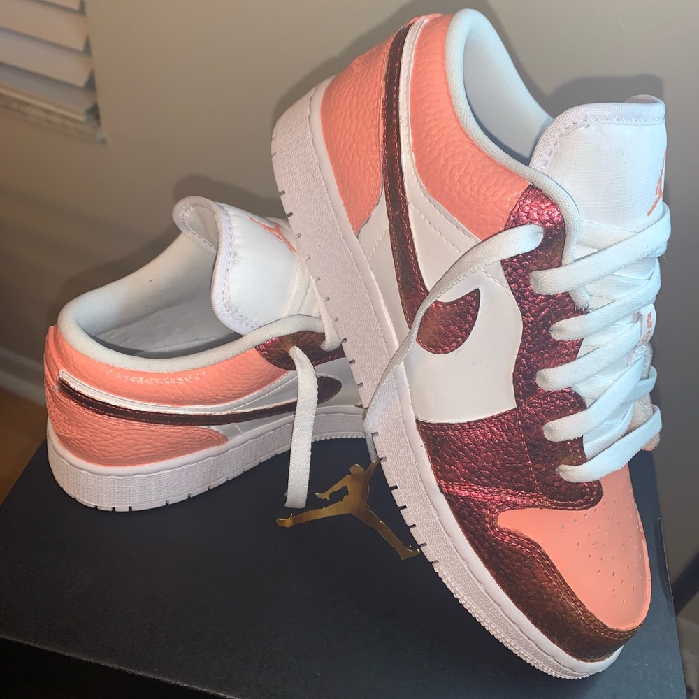 Customized Jordan 1s Low - Picture 4 of 5